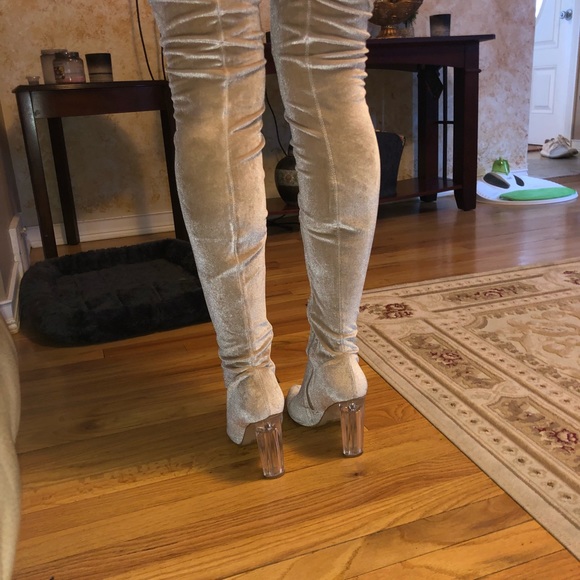 Simmi Uk velvet boots - Picture 2 of 3